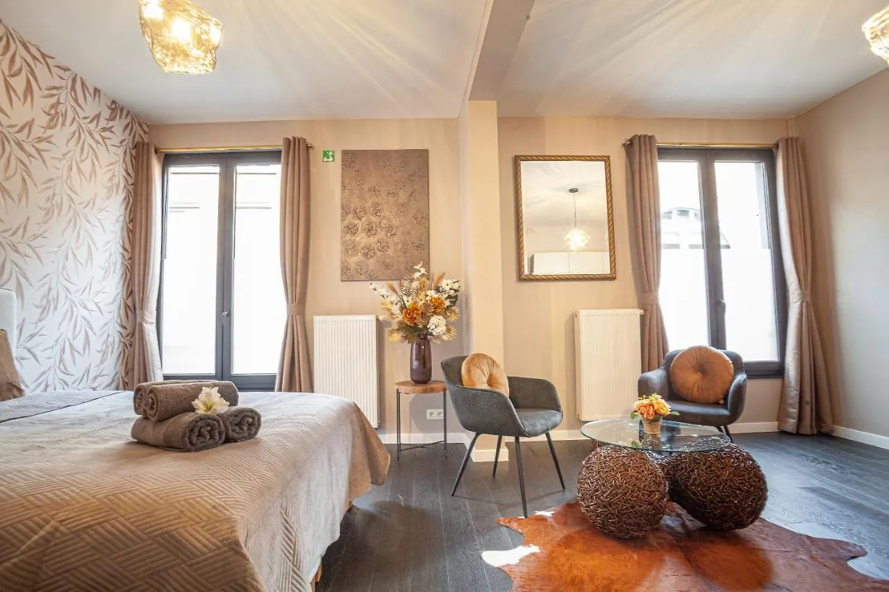 Luxury Suites Royal Antwerp 0*,