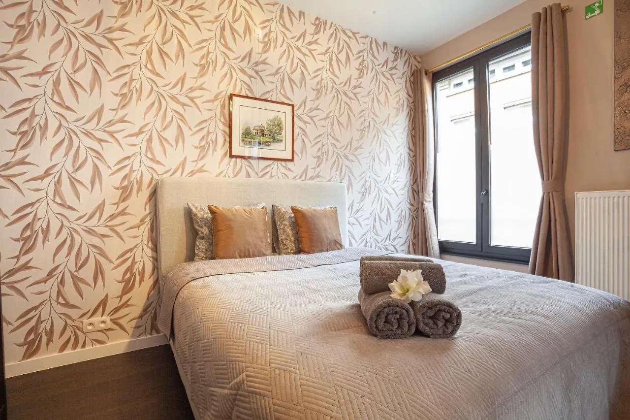 Luxury Suites Royal Antwerp Apartment