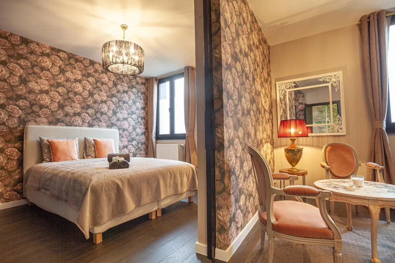 Luxury Suites Royal Anversa 0*,  Belgio