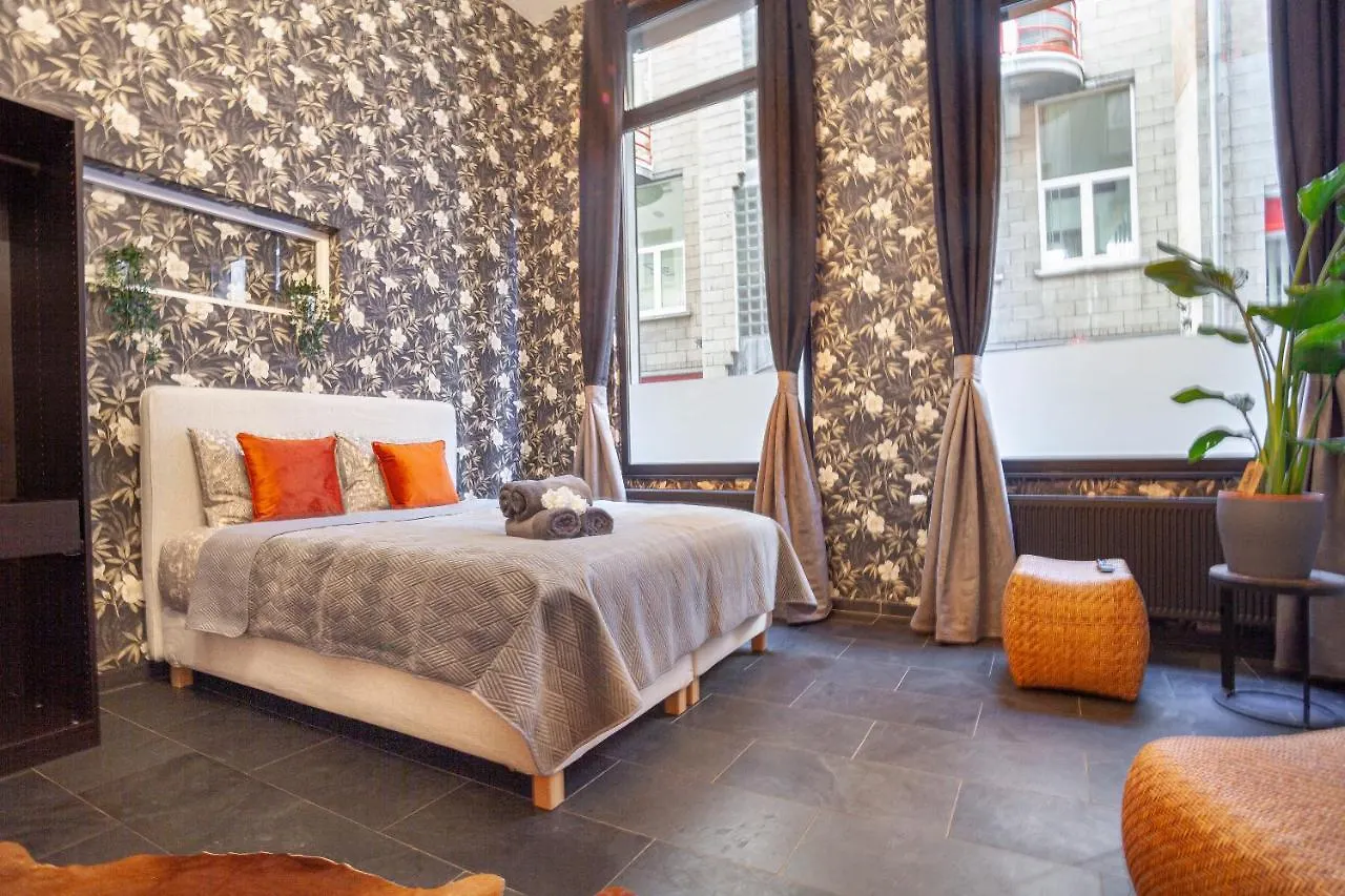 Luxury Suites Royal Antwerpen 0*,  Belgien