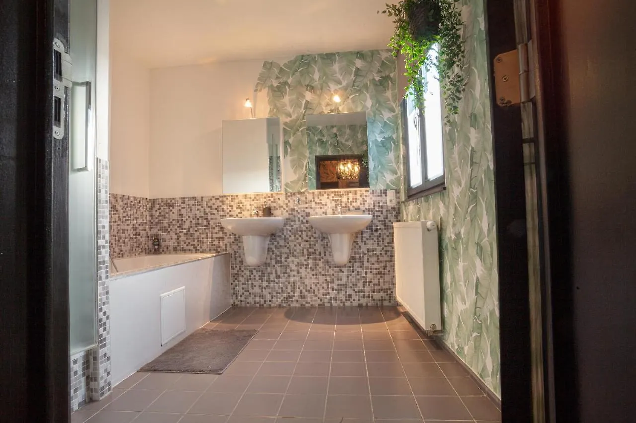 Luxury Suites Royal Antwerpen Lägenhet